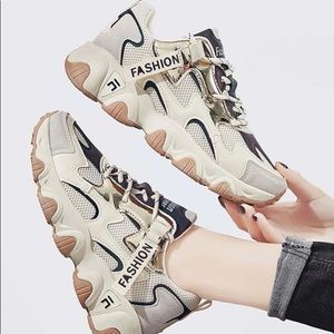 Letter Graphic Lace-up Front Chunky Sneakers